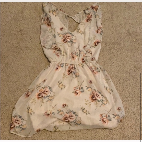 Maurice’s dress - Picture 2 of 3